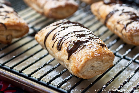 Post image for Petit Pain au Chocolat (Chocolate-Filled Croissants)