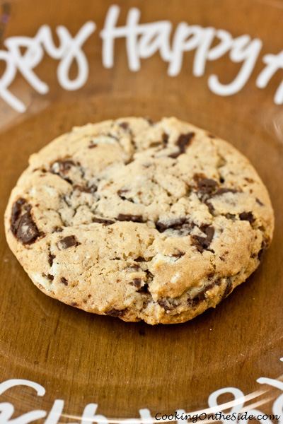 Mint Chip Cookies...get the recipe at www.cookingontheside.com #recipe #cookies