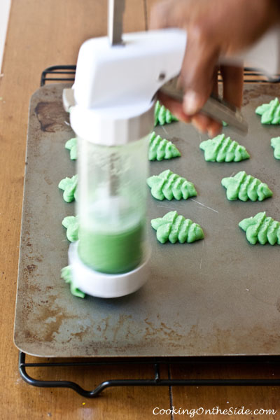 4 Best Spritz Cookie Press Recipes + How to Use a Cookie Press